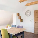 Vila Jelena - Modern Spacious Apartments Near Vintgar Gorge & Bled *