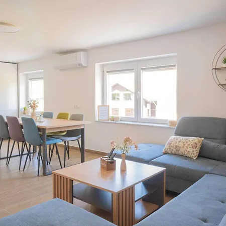 Jelena - Modern Spacious Near Vintgar Gorge & Bled *