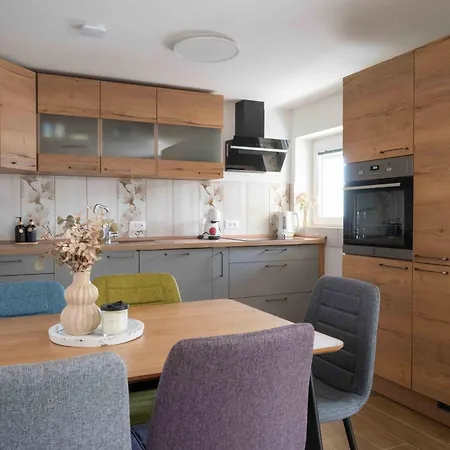 Jelena - Modern Spacious Near Vintgar Gorge & Bled