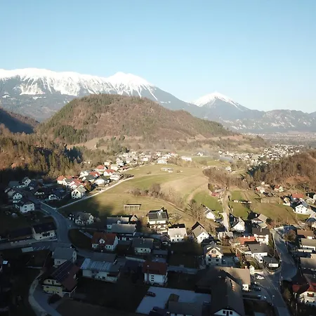 Jelena - Modern Spacious Near Vintgar Gorge & Bled *